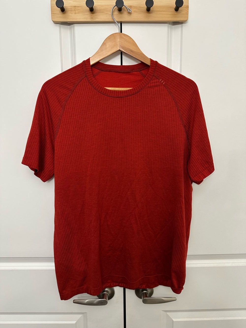 lululemon athletica Men's Red Short-Sleeve Performance Tee